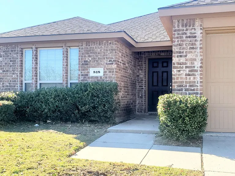 818 Hazels Way — Photo 4