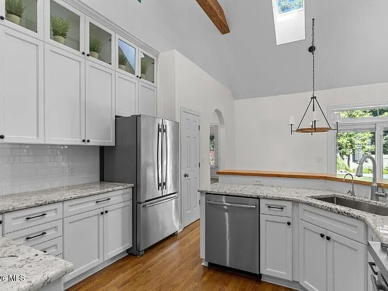 8825 Sawmill Creek Ln — Photo 8