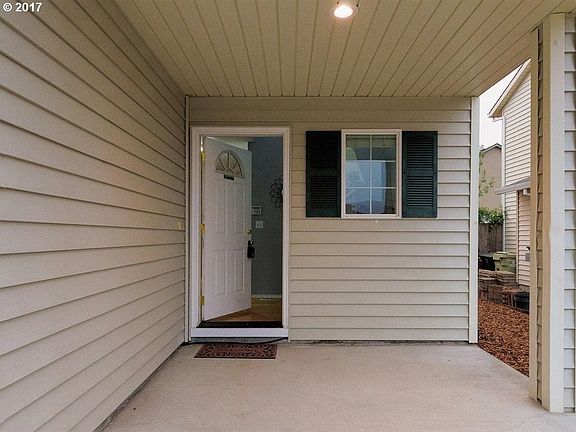 3rd image of 709 SE 71st Ave