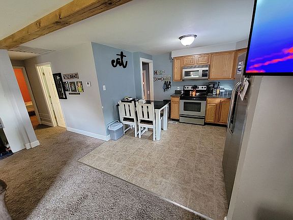3rd image of 110 Campbell Ct