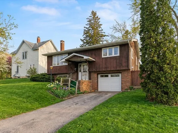 215 W South St, Viroqua, WI 54665