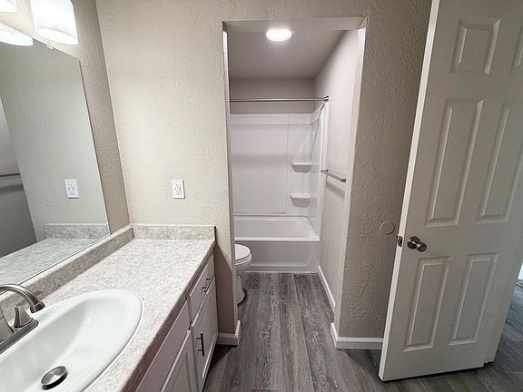 5th image of 400 W Gettysburg Ave APT 103-A