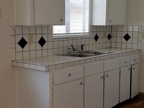 5th image of 1420 Pacific Ave N APT 9