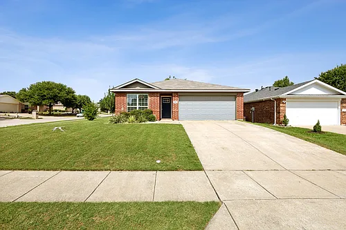 1001 Margaret Dr Photo 1