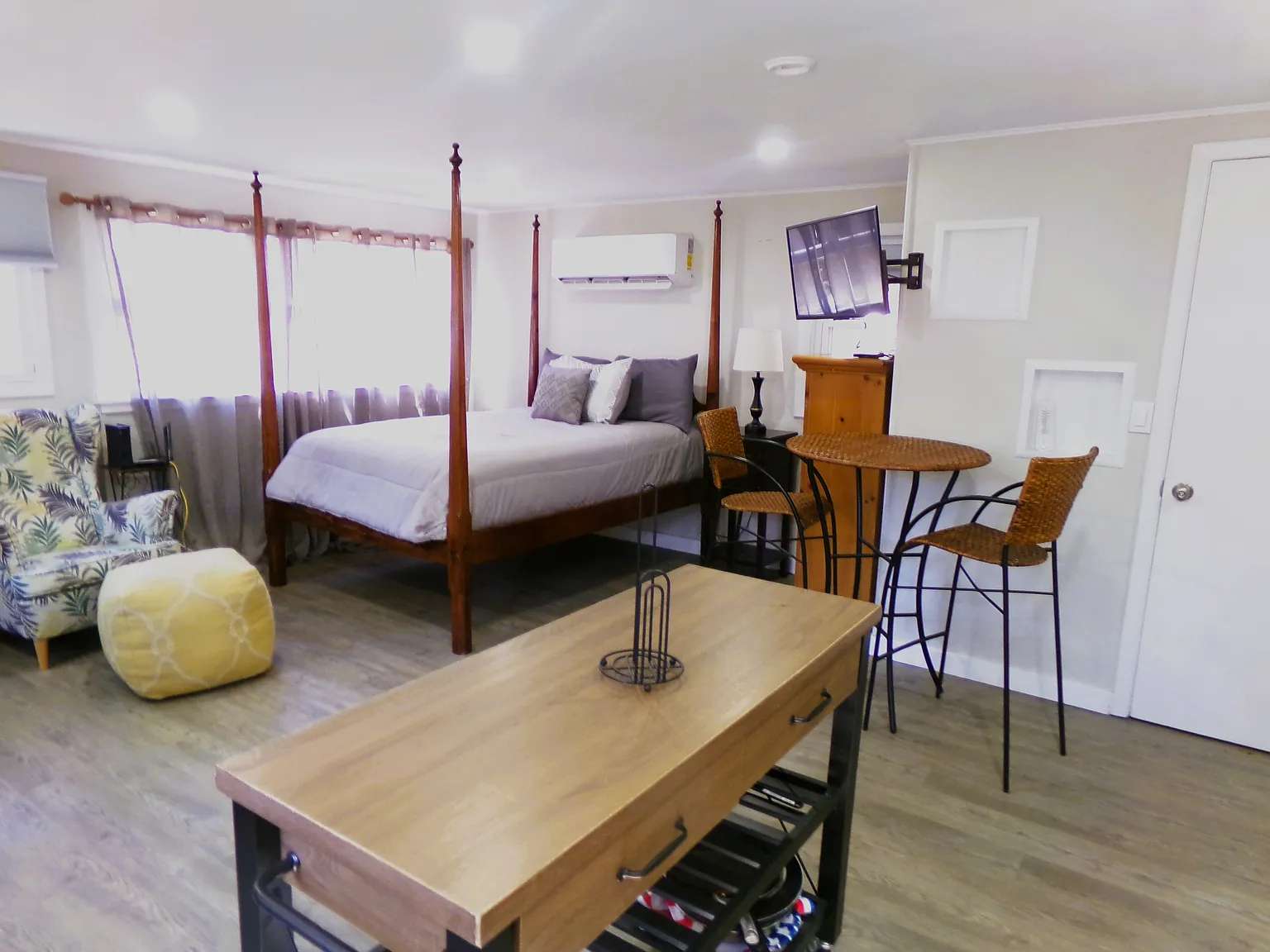 Studio, 440 sqft, $2,300 — Photo 4