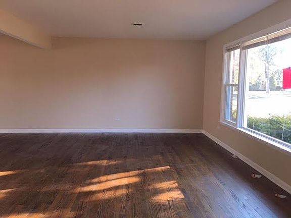 5th image of 16919 Dobson Ct
