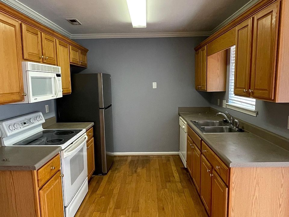 2nd image of 124 Daventry Dr