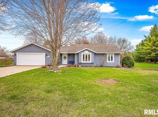 14150 N Lake Windermere Rd, Tremont, IL 61568