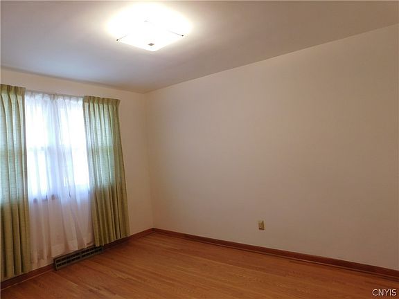 4th image of 86 Woodlane Dr