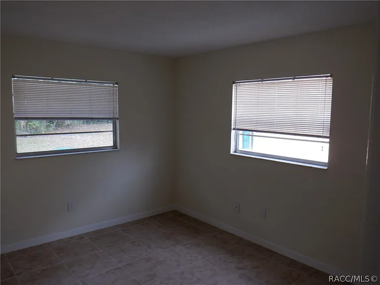 923 E Turner Camp Rd — Photo 7