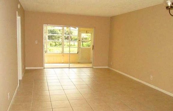 5th image of 3900 NW 76th Ave APT 107