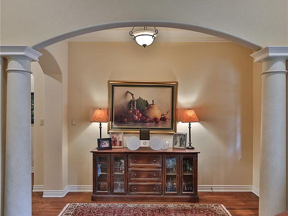 4th image of 6728 Medinah Dr