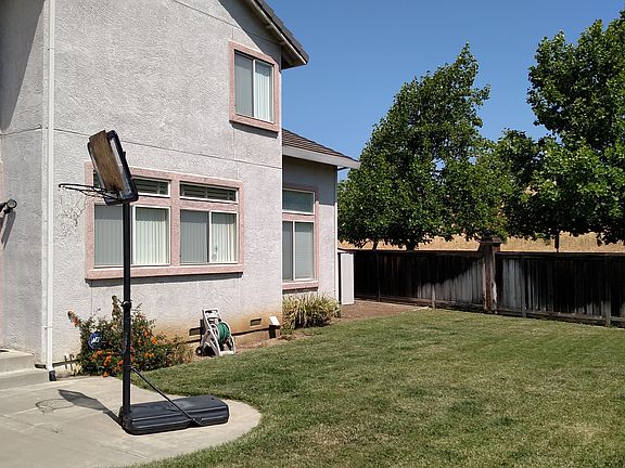 2nd image of 2844 Parkview Ter