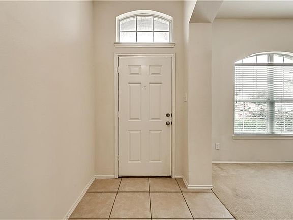 4th image of 9105 Water Oak Dr