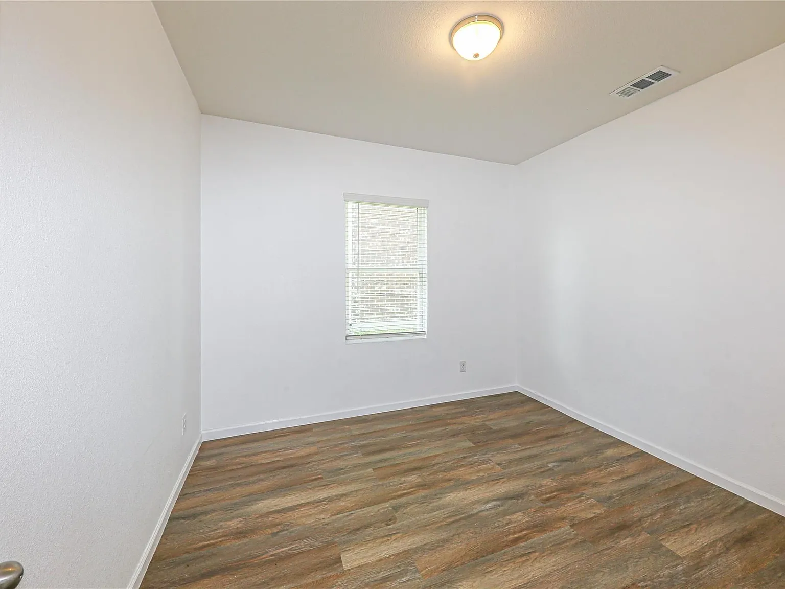 4 bed, 1884 sqft, $2,800 — Photo 4