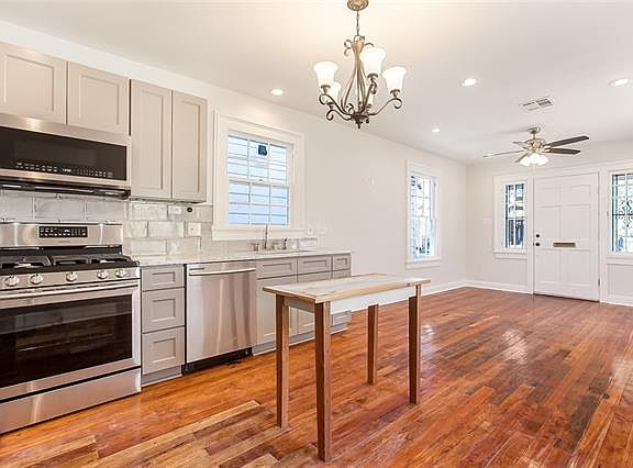 3rd image of 2742 Verbena St