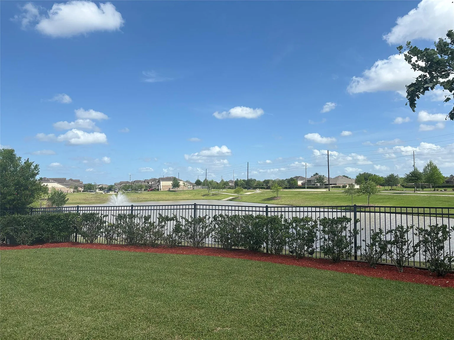 4 bed, 3.5 bath, 3020 sqft, $3,900 — Photo 3