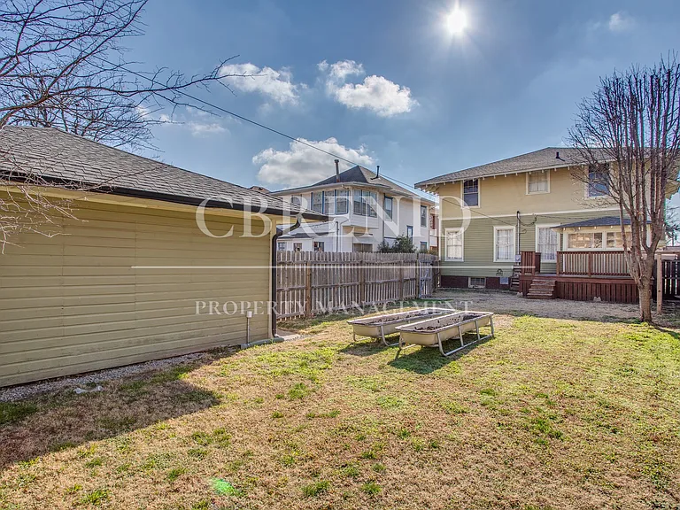 1214 W Maine St — Photo 52