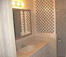 Bath w/ Travertine Count