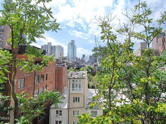 3rd image of 230 E 79th St APT 8A
