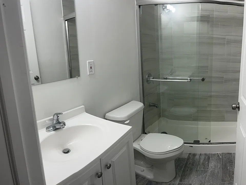 Toilet & Bathroom