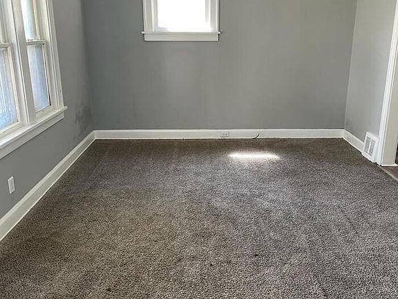 2nd image of 8421 Rosewood Ave #1