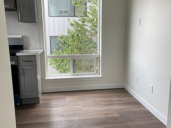 4th image of 1805 Bellevue Ave Unit 303