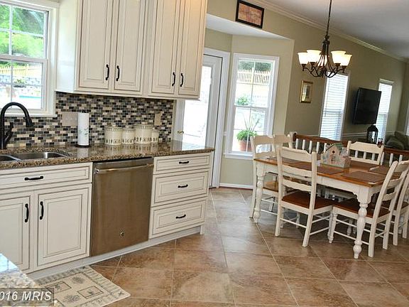 3rd image of 38890 Faith Hills Way