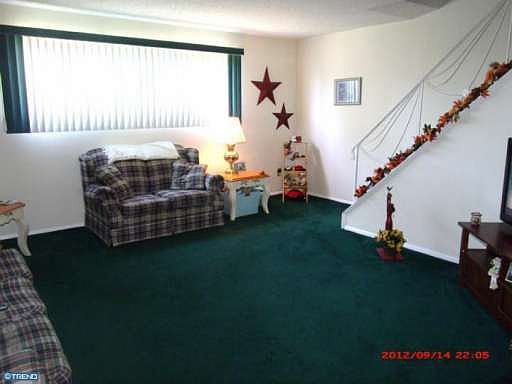 3rd image of 10807 Kelvin Ave