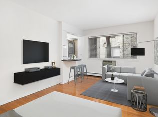 515 W Barry, Chicago, IL 60657