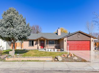 344 W Woodbury Dr, Meridian, ID 83646