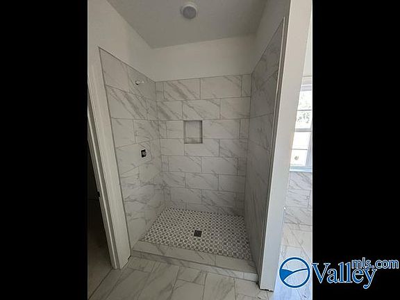 5th image of 2521 Carters Gin Rd