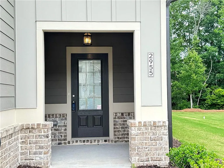 2955 Vinca Dr — Photo 2