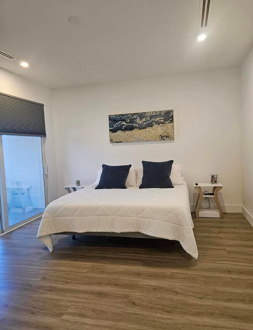 3 bed, 3.5 bath, 1898 sqft, $6,200 — Photo 3