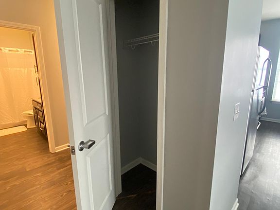 4th image of 102 Harbor House Ln SW #102
