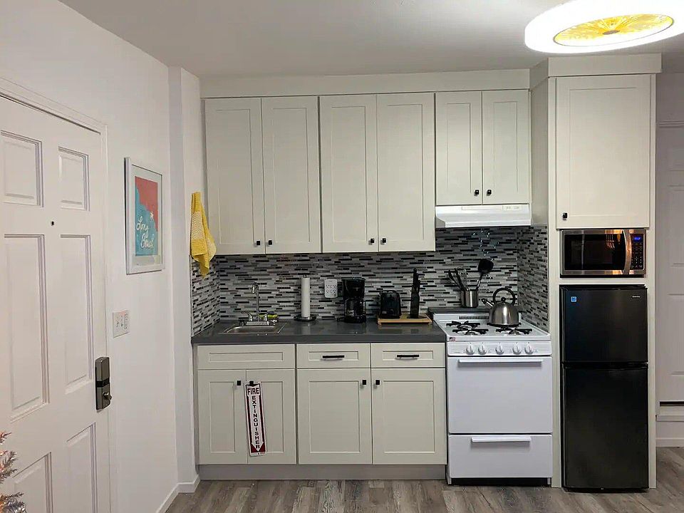 2nd image of 55 Bay Shore Ave #B