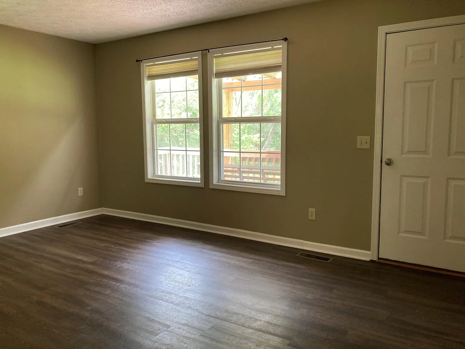 3 bed, 960 sqft, $1,850 — Photo 4