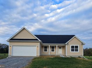 476 Fox Lair Ln, Summit Point, WV 25446