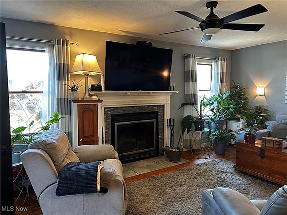 3rd image of 818 Kenilworth Ave