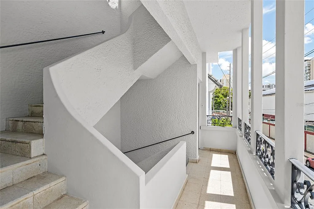 1 bed, 1.0 bath, 600 sqft, $1,850 — Photo 2