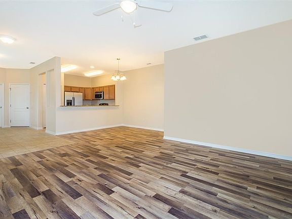 5th image of 3090 Rodrick Cir