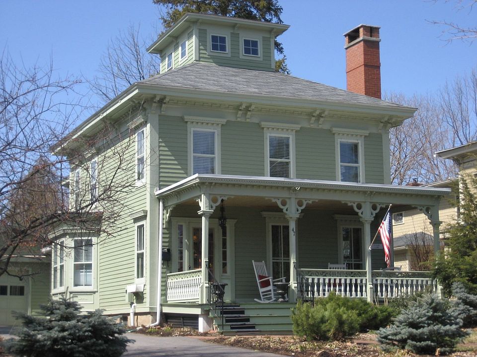 Charming Village Italianate