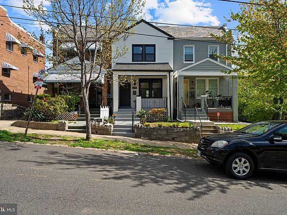 2nd image of 3924 R St SE