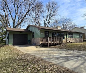 629 Olson Ave, Windom, MN, 56101