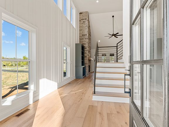 3rd image of 1003 Stone Creek Ln #221