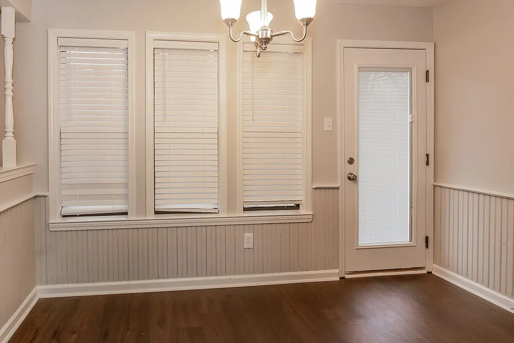 5 bed, 3.0 bath, 2100 sqft, $2,240 — Photo 3