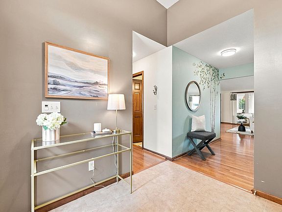 5th image of 3530 Astoria Way