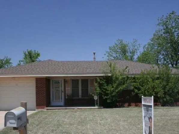 4216 SE Bedford Dr, Lawton, OK 73501