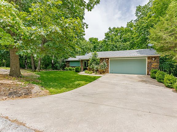 2nd image of 64 Elizabeth Dr