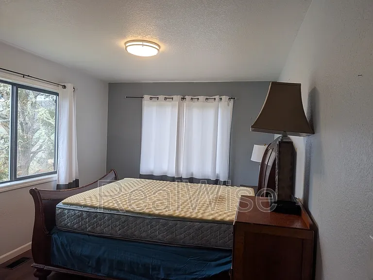 539 Hatfield Dr — Photo 11